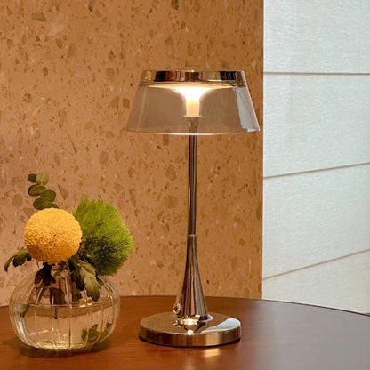Lustra™ Table Lamp