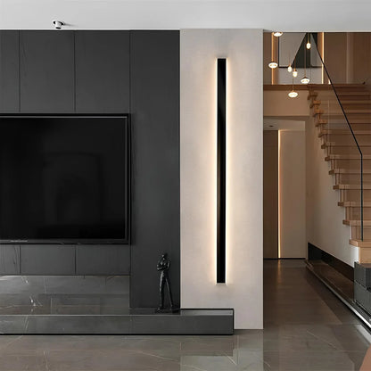 Linear Luxe™ Outdoor Sconce